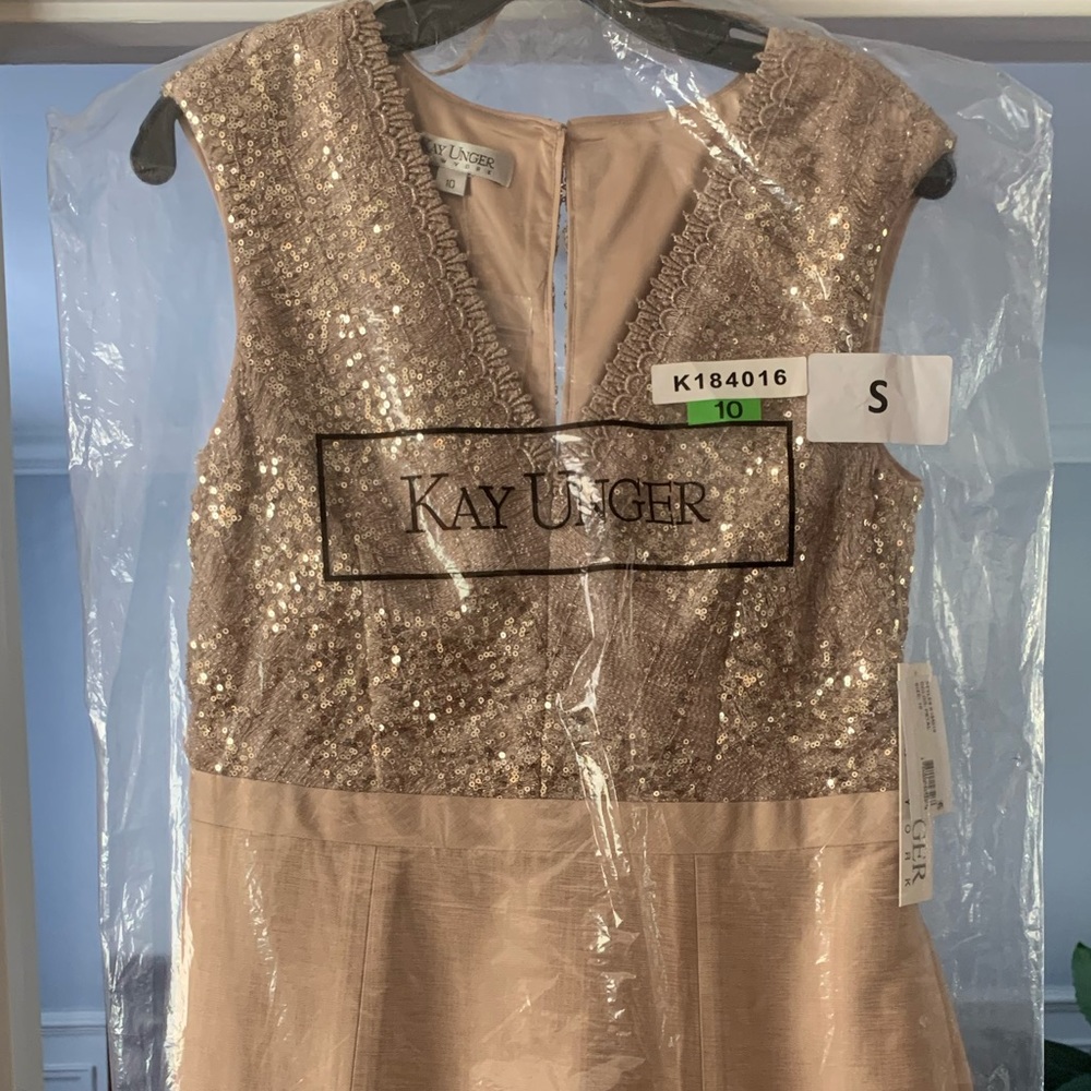 Kay Unger gold dress